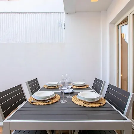 Apartamento Wonderful Duplex W Private Patio & Ac By Lovelystay