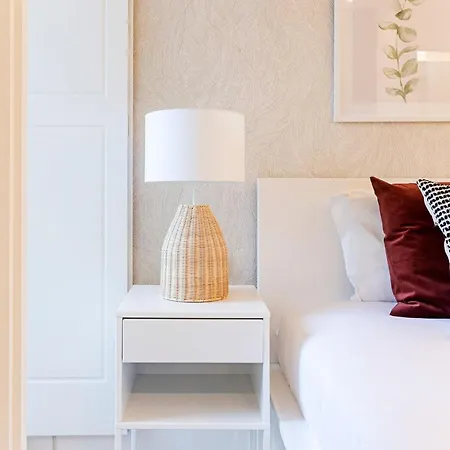 Wonderful Duplex W Private Patio & Ac By Lovelystay Porto