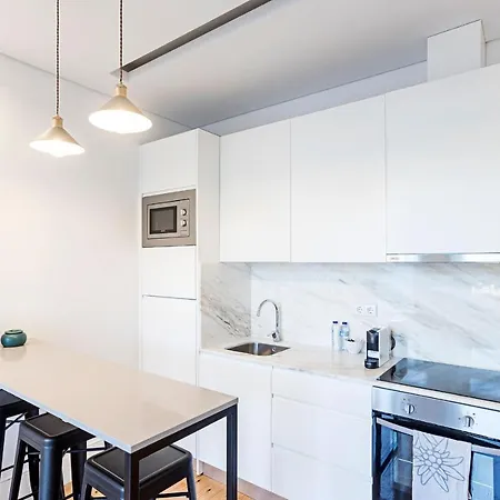 Apartamento Wonderful Duplex W Private Patio & Ac By Lovelystay Porto